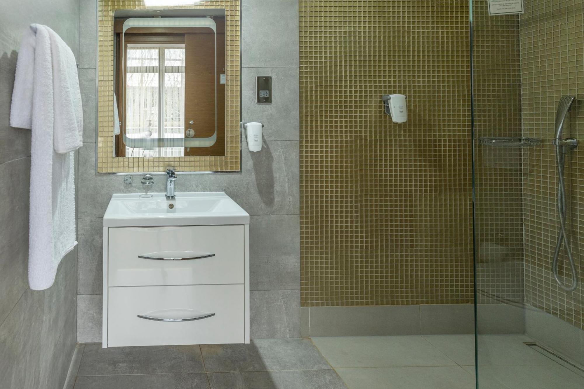 Putney Hotel; BW Signature Collection Лондон Екстериор снимка